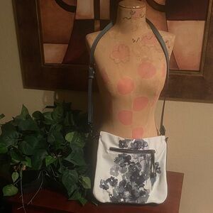 Vera Wang White and Black Floral Shoulder Bag